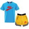 2 adet Setler Erkekler Marka Logosu Baskı Trailsuits Sportswear Kısa Kollu T-Shirt Atletik Giyim Takım Gym elastik eşofman koşu seti