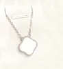 V or matériel charme pendentif collier avec coquille blanche en couleur platine plaqué pour les femmes cadeau de bijoux de mariage ont le timbre de la boîte PS4945