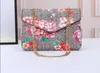 2022 Kvinnor Strawberry Printing Shoulder Bags Gold Chain Crossbody Bag Fashions L￤derhandv￤skor Kvinnliga Famous Designer Purse Bag301T