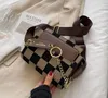 Damen Neue Marke Klassische Schachbrett Design Schulter Tasche Hohe Qualität Kleine Quadratische Tasche Mode Niet Messenger Taschen