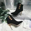 2023Cagole Stud Buckle Embellished Lamb Leather Heeled Ankel Boots Sidan Zip Shoes Point Toe Stiletto Heel Booties Run Way Luxury Designers Shoe Women Women