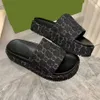Slippers Designer Platform Sandal broderade kvinnor Mules Letter Gummi Bottom Flops Flat High Heels tjocka sandaler Flip Ndajn