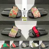 Nieuwste sandaal mannen vrouwen schoen mode slippers luxe slides zomer platte slipper trendy lederen rubber sandaal heren strand glijbaan US 5-12