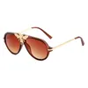 Lyxiga solglasögon för kvinnor mode UV Protection Metal Frame Woman Designer Solglasögon som kör utomhusglasögon
