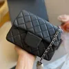 18C Bolsos cruzados de diseñador para mujer Color liso Cuero genuino Bolso clásico Solapa Mini Diamante atemporal Acolchado Diamond-incrust281l