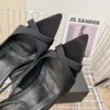 Chaussures habillées de créateurs de mode 2024 Nouvelles dames Talons hauts Exquis Confortable Lacets Femmes Alphabet Bottines en soie Matériau en cuir Taille 35-43