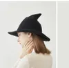羊毛の帽子を編む漁師の帽子の女性のファッション魔女塗装されたバスケットバケツに沿って区別されたクラシックハロウィーンの魔女帽子