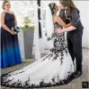 e vintage nero bianco sirena abiti da sposa abito da sposa applique in pizzo volant su misura increspato collo a cuore giardino abiti da sposa