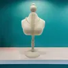 Sieraden zakjes zakken houten display stand kettinghouder buste mannequin voor kettingen chokerjewelry