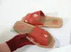 a1 Neue Kreuzgewebte römische Hausschuhe, holzige Sandalen, Perlendruck, Slide, Sommer, breite, flache Damen-Canvas-Sandalen, Luxus-Designer-Slipper