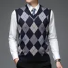 سترات الرجال أدوات مصممة أزياء العلامة التجارية Argyle Pullover Diamond Sweater v الرقبة المتماسكة ستة 6 ٪ من الصوف بلا أكمام رجال ملابس عارضية فين 22