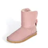 2022 Invierno WGG Botas de nieve Cadena Bola de piel Cuero Cálido Botas de mujer Zapatos de algodón al por mayor Tamaño EUR35-43