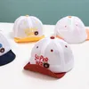 Berretto da baseball per bebè con orso ricamato a forma di cartone animato Cappellino per visiera infantile per cappello da sole in maglia traspirante estiva