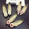 Nova Chegada Flores Doces Sapatos Moda Feminina Flor de Camélia Boca Rasa Dedo Apontado Sapatos Baixos Sapato Feminino