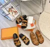 Najnowsze kapcie plażowe Klasyczne Płaskie Letnie Moda Flip-Flops Damskie Buty Hotel Łazienka Sexy Sandały z Round Size 35-40 Męskie kapcie damskie Wysokiej jakości