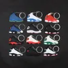 Nieuwe sneaker sleutelhanger cartoon figuren vrouw mannen sleutelring cadeau luxe schoenen sleutelhangers auto handtas basketbal schoenen sleutelhanger