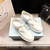 Scarpe casual moda donna Mocassini Designer Ladies Sandali Shinny New Platform Dress Sneakers Nero Bianco Scarpa di alta qualità