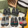 2022 Tasarımcı Slaytlar Erkek Kadın Terlikleri Bloom Baskı Deri Konfor Ayakkabı Moda Yaz Sandaletleri Plaj Sabahları Kutu Çantası Boyutu 35-45