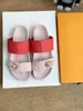 BOM DIA FLAT MULE Sandalen 1A3R5M Coole, mühelos stilvolle Slides 2 Riemen mit angepassten goldenen Schnallen Damen Sommerpantoffeln