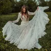 بوهيميان الأنيقة الكاملة الدانتيل ، فساتين الزفاف مع الأكمام الطويلة مثير الخامس الرقبة Backless Boho الزفاف الفساتين خطاب القطار ريفي العرائس روبس دي ماري