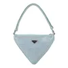 محافظ Outlet Style Style Personalized Livided Bag Ender 2022 New Full Diamond Triangle Sling One Counter Messenger Bage