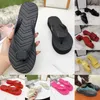 Jelly Sandals Trends Designer Flip Flop Slippers per le donne Donna Lady Flats Tacchi alti Slifts Moda Rosso Rosa Nero Bianco Gomma S0202