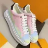 Top Quality TIME OUT Sneakers Scarpe con plateau in pelle goffrata Donna Fiori bianchi con impresso vitello Allenatore elevato Bleu Denim Flats NO42