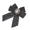 Retro Tkanina Stripe Bow Tie Tie Broszka Piny Rhinestone Kryształ Pearl Koszula Kołnierz Pin Moda Biżuteria Prezenty Dla Kobiet Akcesoria