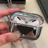 مصمم AirPods المصمم الفاخر لـ Earphone Pro 1 2 حرف عالي الجودة ، حماية العلامة التجارية Silver Color Fashion Earphone227t