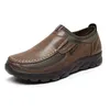 Nittio mens casual skor läder läder brittisk stil svart vit brun grön gul röd mode utomhus bekväm andningsstorlek 36-47 gai