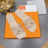 Erkekler kadın tasarımcı slaytlar katırlar odunsu sandaletler açık tan bej beyaz siyah yumuşak pembe haki dantel yazı kumaş kadın daireler ayakkabı yaz terlikleri 0609