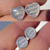 Stud Hög kvalitet Iced Out Bling 5A Cubic Zircoina Hjärtformad skruvrygg örhänge För Kvinnor Män Hip Hop Charm Geometriska Smycken Stud