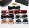 Gafas de sol de diseñador Gafas clásicas Gafas Gafas de sol de playa al aire libre para hombre Mujer Color de la mezcla Firma triangular opcional
