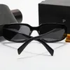مصمم الأزياء النظارات الشمسية النظارات الكلاسيكية حملق في الهواء الطلق الشاطئ النظارات الشمسية للرجل والمرأة 15 لون اختياري مثلثة التوقيع
