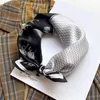 Foulards 100% véritable Silk petite écharpe Femmes Imprimer Square House Squipe Cravate Cravate Femelle Coiffure Sac à main Fabricant Haute-tête Bandana