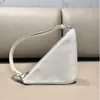 Quattro colori Borse tote di alta qualità Borsa triangolare in pelle di vitello Borsa a tracolla da donna Cinturino regolabile verde bianco giallo let238e