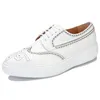 Brogue blanc sculpté chaussures en cuir de vache fait à la main Style britannique hommes plate-forme chaussures confort chaussures décontractées