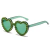Nowatorskie inkrustowane dżerowe ramy Stylistyczne jednoczęściowe okulary przeciwsłoneczne mody kobiety serca okulary przeciwsłoneczne hurtowe