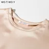 T-shirt Satin Satin de Wowoy surdimensionné Femmes Shinny Silky Loose Tops Femme Casual Blanc Blanc Sleeve Tee shirts 220321