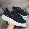 Designer kvinna sko läder snörning upp män modeplattform överdimensionerade sneakers vita svarta män kvinnor lyx sammet mocka casual skor med låda nr11