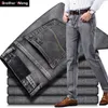 Mäns stretch Regular Fit Jeans Business Casual Classic Style Fashion Denim Trousers Male Black Blue Grey Pants 220328