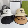 Gräsflätade hattar Snygga lyxiga designerkepsar Klassiskt märke för män damer halmhatt med halmhatt Modemössa Brev utomhussolhatt hög kvalitet