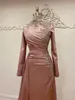 Elegante high neck moslim avondjurken kant -appliques kralen lange mouwen satijn Arabische Dubai islamitische beroemdheid feestjurken sweep trein prom jurk aangepast 2022