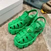 Nuevo diseñador Sandalias de goma Suela gruesa Gear Hollow Baotou Señoras Casual Hebilla de aumento Marea romana Sandalias de playa al aire libre Tamaño 35-42