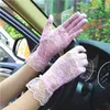 Cinq doigts gants femmes été dentelle courte fleurs délicates mince haute élasticité respirant lecteur cyclisme crème solaire étiquette transparente