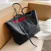 Worki wieczorowe linie dzianinowe ramię dla kobiet 2022 Designerka czarna swobodna torba o dużej pojemności skórzane torebki luksusowe pakiety