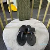 Mode-Cuir sandales hommes et femmes designer pantoufle mode noir adultes unisexe plage pantoufles décontractées