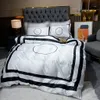 Luxury Queen Designer Bedging Sets 4 ШТ. / Установлен Белый Черный Черный Размер Шелковый Доступный Крышка Летняя Кровать Мода Наволочки