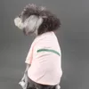 Summer Thin Fashion Dog Clothes Cat Vests Sweater Luxurys Designers Letters Pet levererar söta kläder för valp husdjur grossist G2204156Z