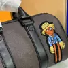 Torba na ramię nano torebki torebki haftowa postać mini projektant podróży crossbody m80201 Boston Speedy Doll Scarecrow for Children Kid